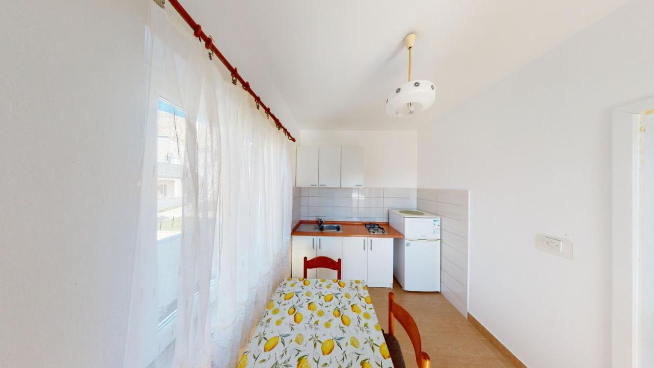 Apartments Riva Metajna Exterior photo