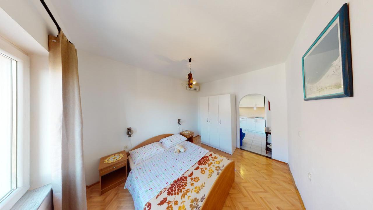 Apartments Riva Metajna Exterior photo